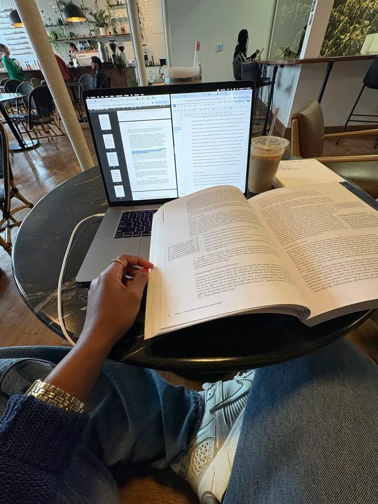 Publiczność podczas wystąpienia na scenie